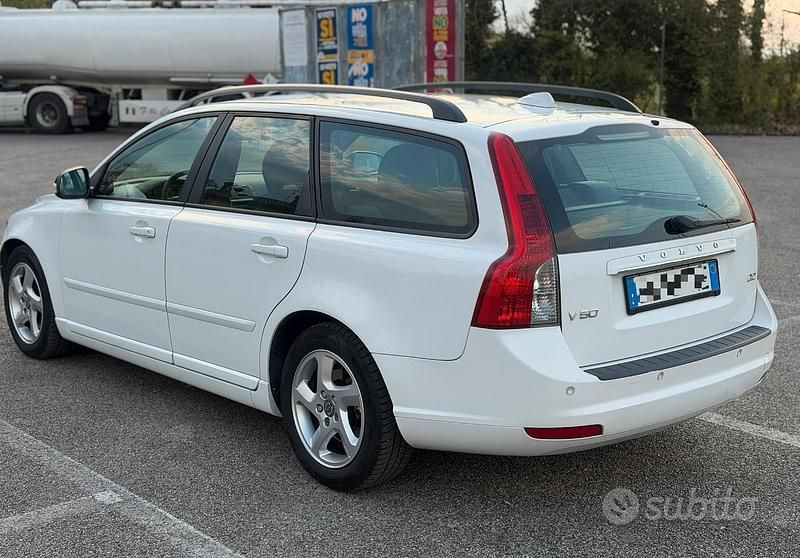 Usata Volvo V50 116 CV (85 kW) 2012 Bianco Station wagon