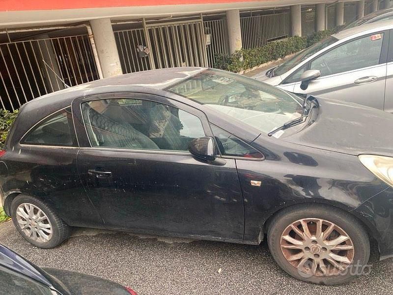 Usata Opel Corsa 2009 Nero Utilitaria