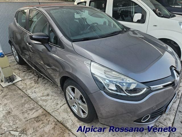 Usata Renault Clio IV 75 CV (55 kW) 2012 Antracite metallizzato Berlina