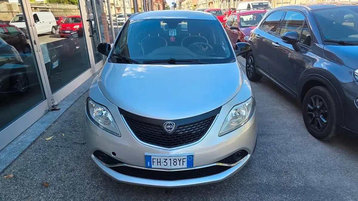 Usata Lancia Ypsilon S 95 CV (69 kW) 2017 Grigio Utilitaria