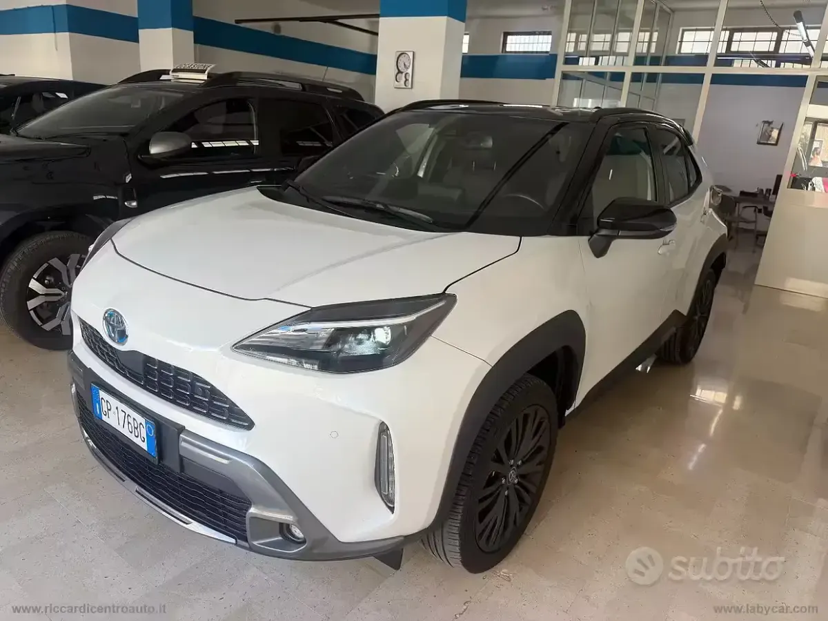 Usata Toyota Yaris Cross 92 CV (67 kW) 2023 Bianco SUV