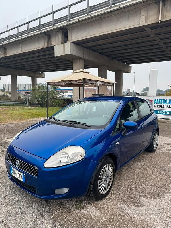 Usata Fiat Grande Punto 2008 Blu Utilitaria