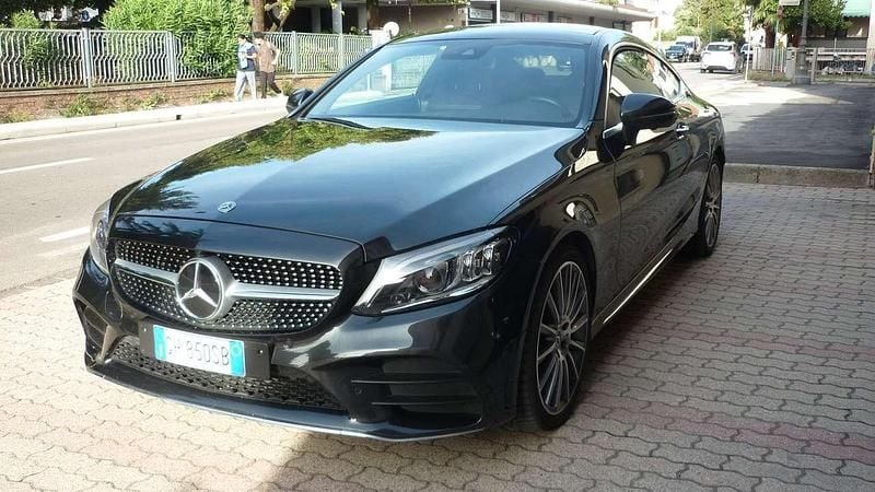 Usata Mercedes C220 Premium Plus 194 CV (142 kW) 2022 Nero Coupé