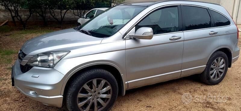 Usata 2010 Honda CR-V SUV | 5400 € (Buon prezzo) - Immagine 1/4