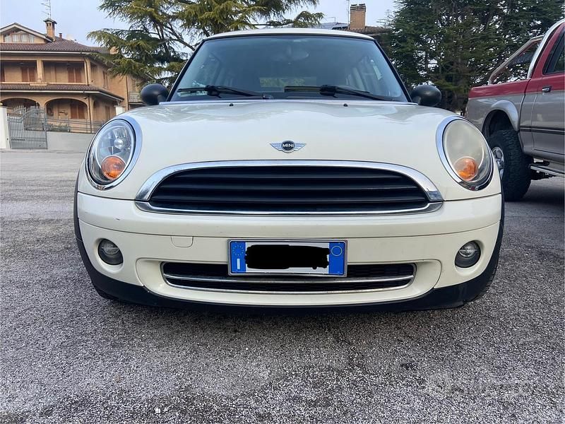 Usata Mini ONE 75 CV (55 kW) 2010 Utilitaria