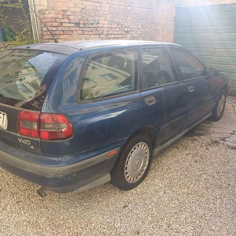 Usata Volvo V40 105 CV (77 kW) 1998 Station wagon