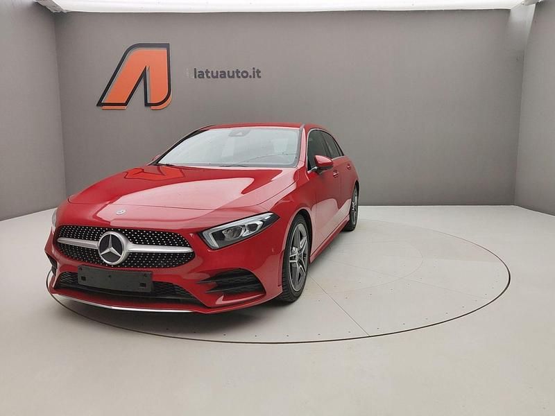 Usata Mercedes A180 AMG Line Premium 116 CV (85 kW) 2020 Rosso Utilitaria