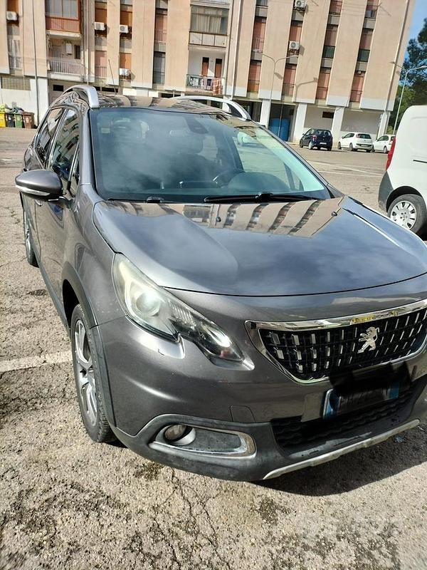 Usata Peugeot 2008 100 CV (73 kW) 2018 Marrone SUV