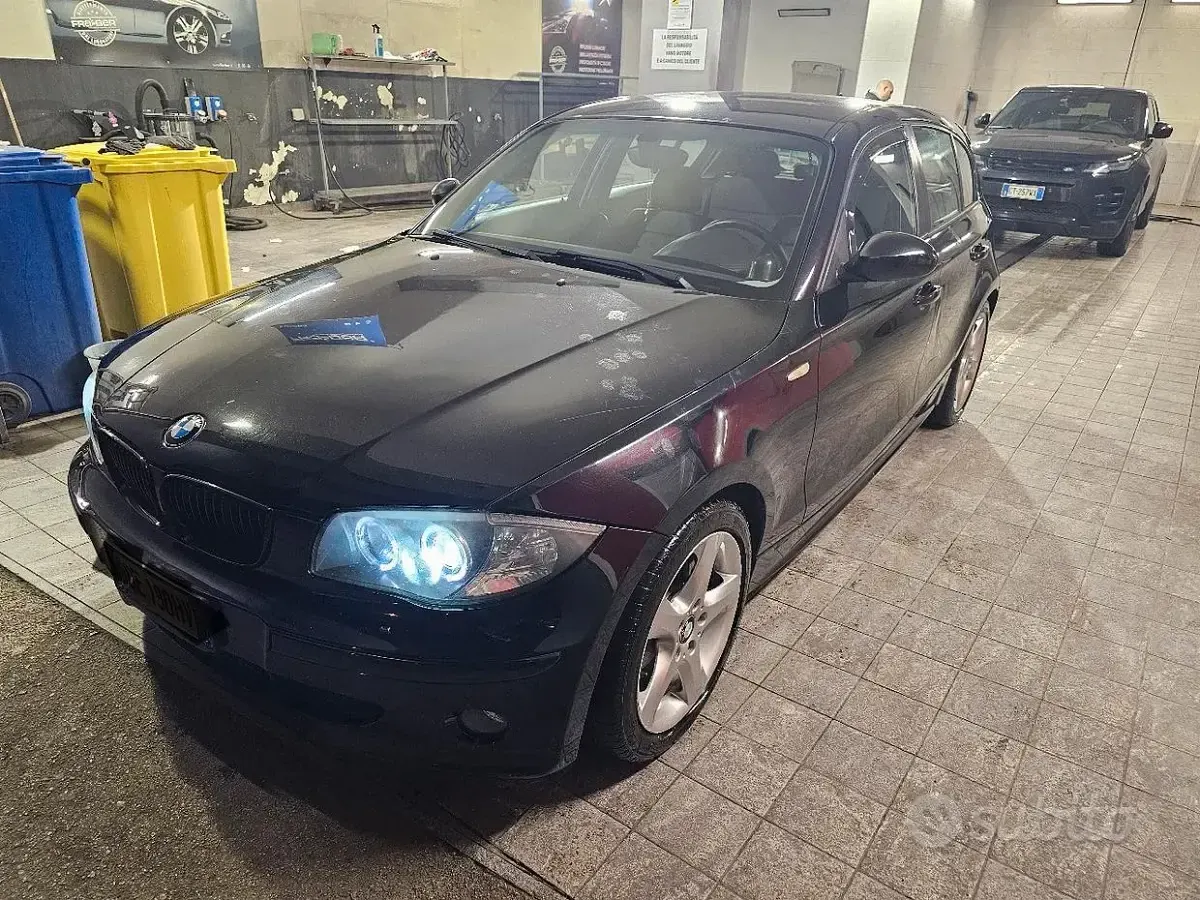 Usata BMW 120 177 CV (130 kW) 2007 Nero Utilitaria