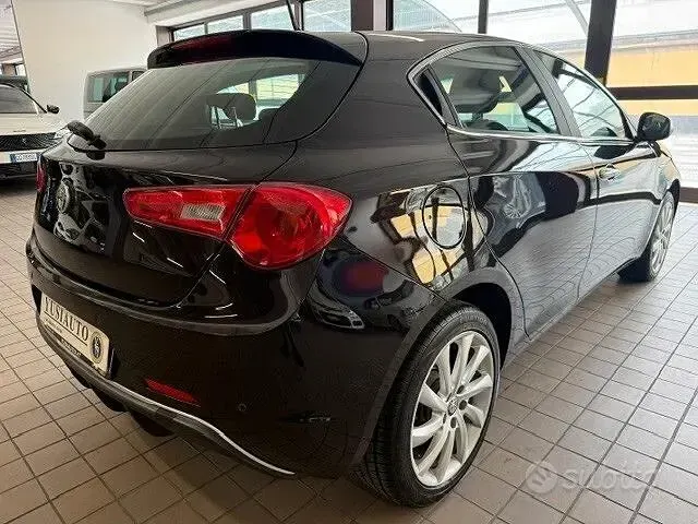 Usata Alfa Romeo Giulietta Super 120 CV (88 kW) 2020 Viola Utilitaria