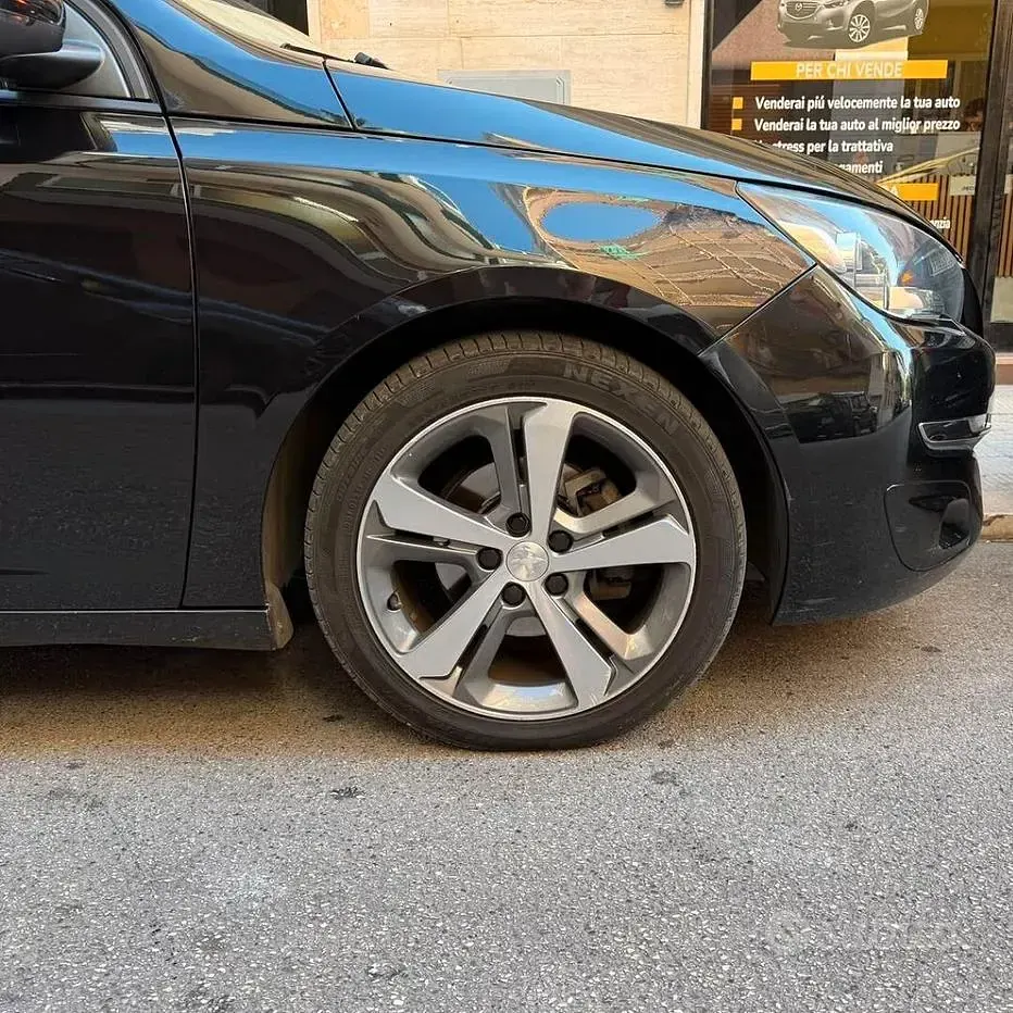 Usata Peugeot 308 120 CV (88 kW) 2015 Nero Station wagon