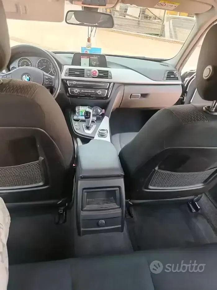 Usata BMW 318 Efficient Dynamics 150 CV (110 kW) 2019 Grigio Station wagon
