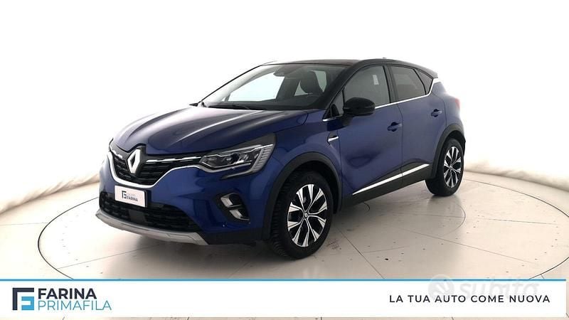 Usata Renault Captur Techno 91 CV (66 kW) 2024 Blu iron / tetto nero SUV