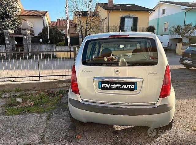 Usata Lancia Musa 69 CV (50 kW) 2005 Grigio Monovolume