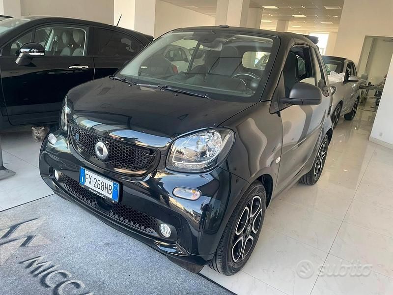 Nero Usata 2019 Smart ForTwo Electric Drive Passion Cabrio | 12.900 € (Molto cara) - Immagine 1/4