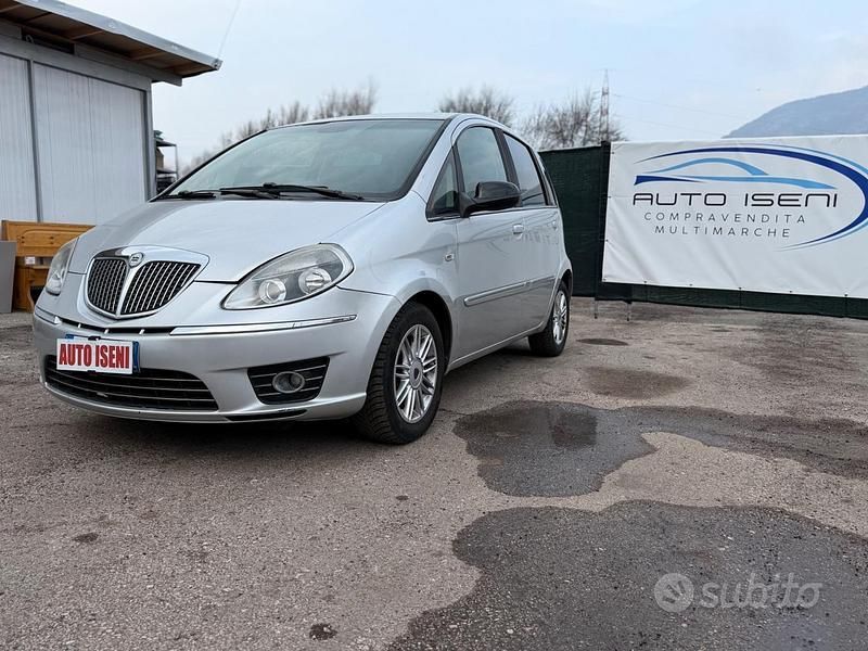 Usata Lancia Musa Gold 95 CV (69 kW) 2012 Grigio Monovolume