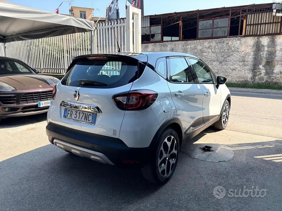 Usata Renault Captur 110 CV (80 kW) 2018 Bianco SUV