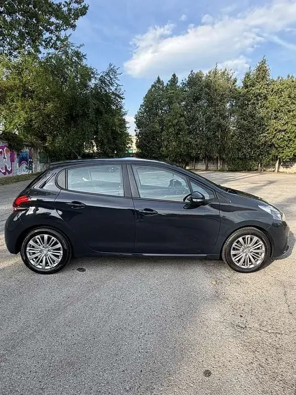 Usata Peugeot 208 Active 82 CV (60 kW) 2016 Bluazzurro Utilitaria