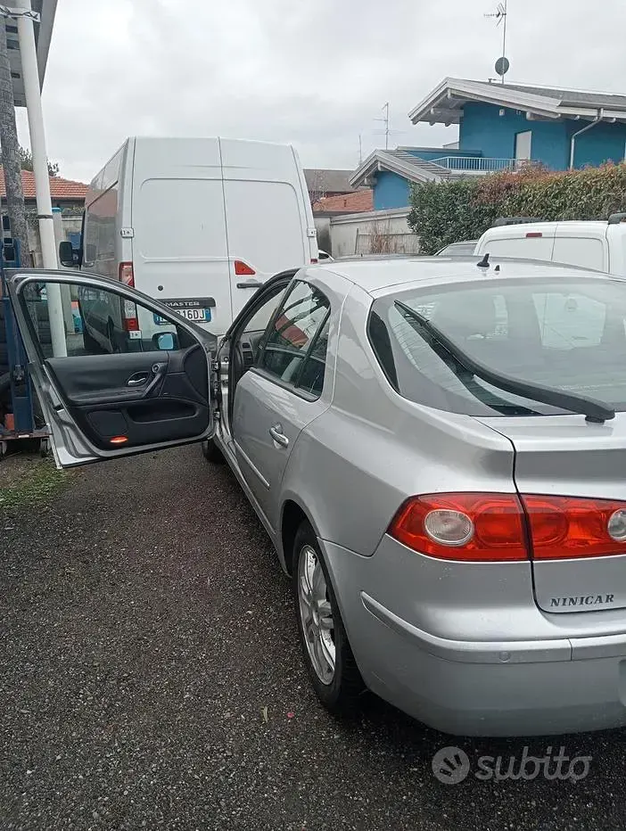 Usata Renault Laguna II 150 CV (110 kW) 2006 Grigio Berlina