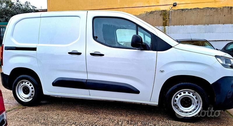 Usata Citroën Berlingo 101 CV (74 kW) 2020 Bianco Monovolume