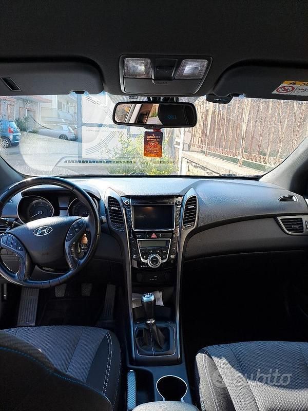 Usata Hyundai i30 GO! 128 CV (94 kW) 2016 Grigio Berlina