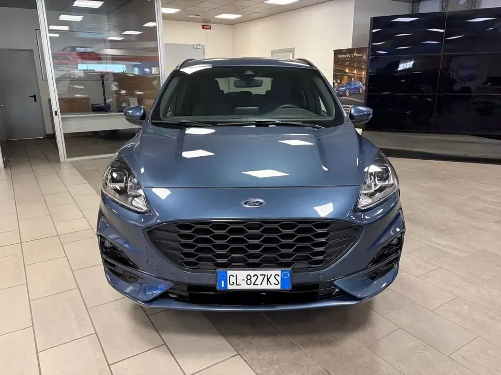 Usata Ford Kuga ST-Line 150 CV (110 kW) 2023 Blu metallizzato SUV