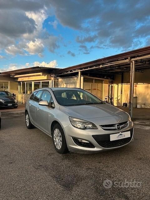 Usata Opel Astra 110 CV (80 kW) 2015 Grigio Berlina