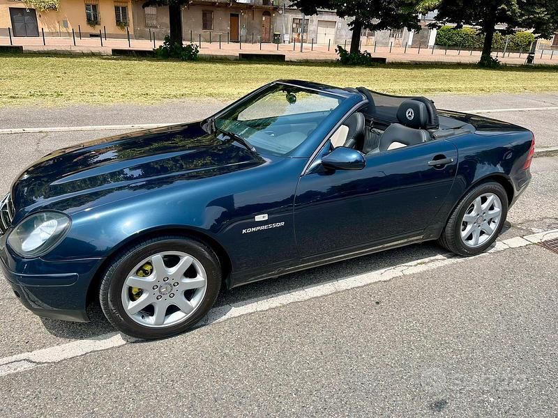Usata Mercedes SLK230 193 CV (141 kW) 1998 Blu Cabrio