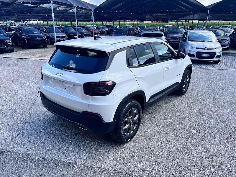 Usata Jeep Avenger Altitude 101 CV (74 kW) 2024 Bianco pastello SUV