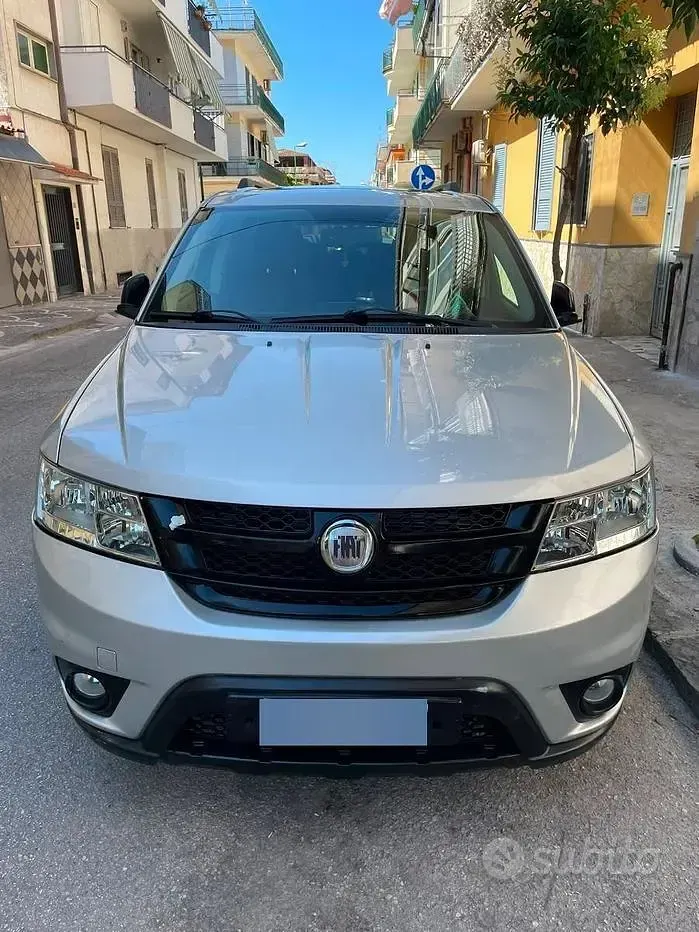 Usata Fiat Freemont 170 CV (125 kW) 2013 Grigio SUV