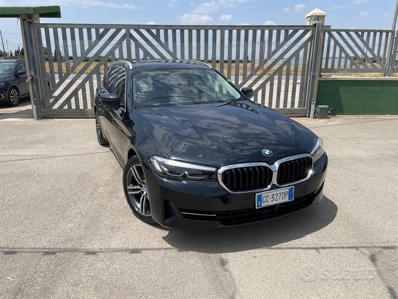 Nero Usata 2020 BMW 520 Luxury Line Station wagon | 22.490 € (Ottimo prezzo) - Immagine 1/4