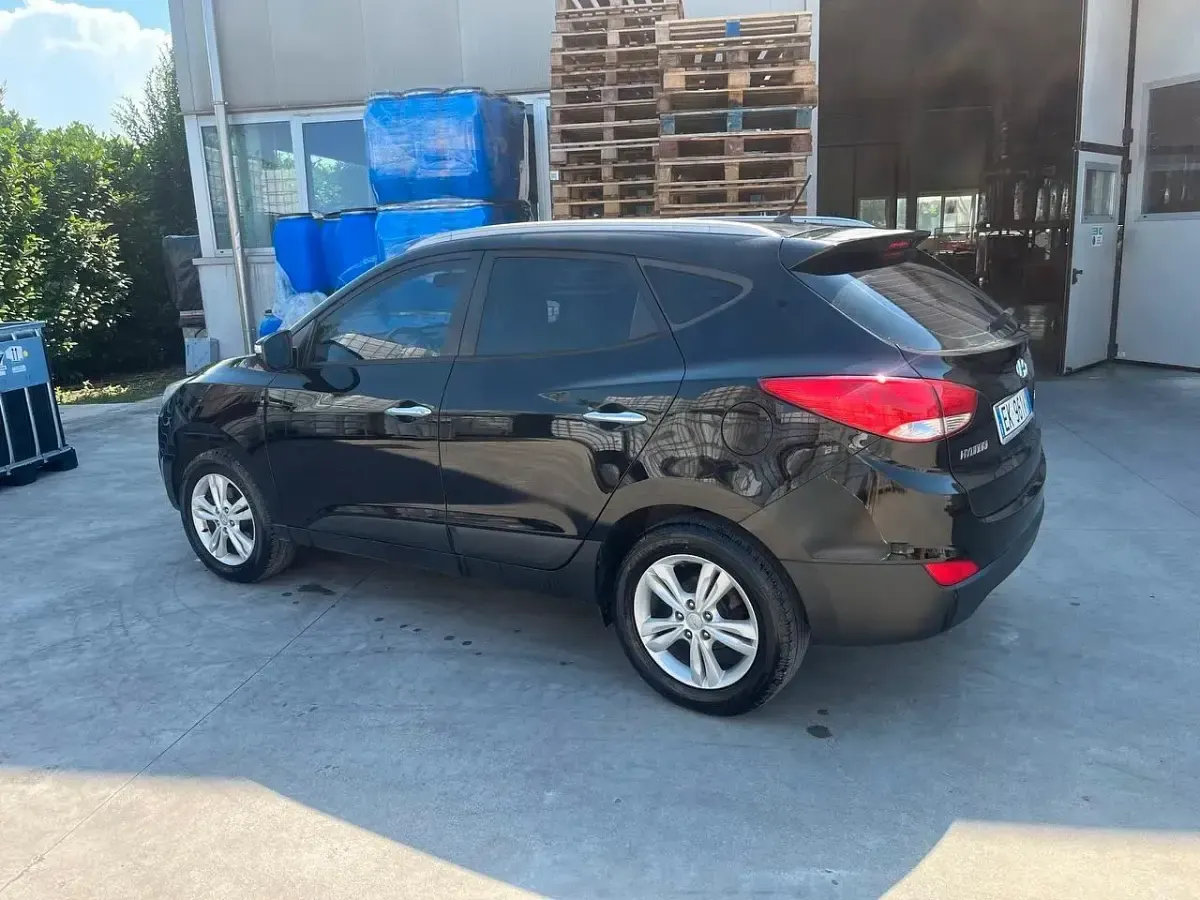 Usata Hyundai ix35 Comfort 136 CV (100 kW) 2012 Nero SUV