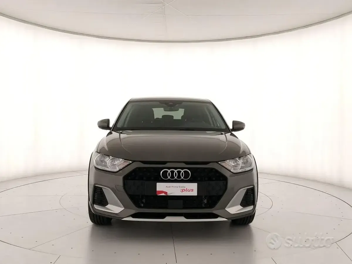 Usata Audi A1 Business 116 CV (85 kW) 2025 Grigio SUV