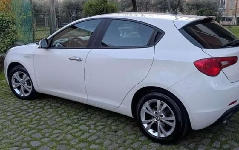 Usata Alfa Romeo Giulietta 120 CV (88 kW) 2012 Bianco Utilitaria