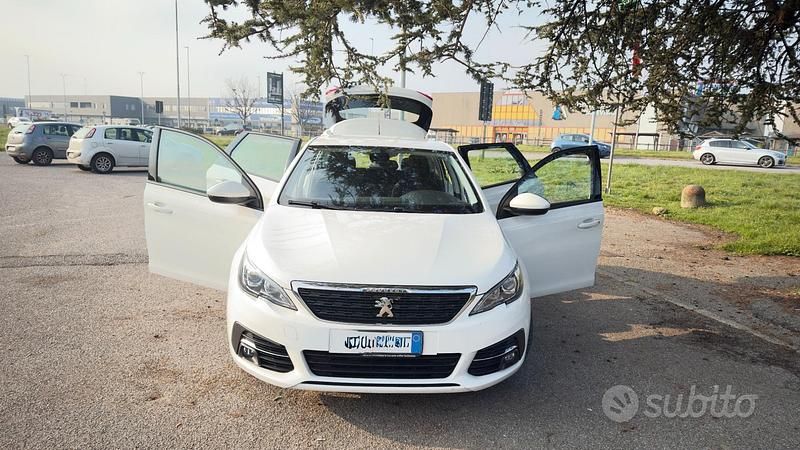 Bianco Usata 2018 Peugeot 308 SW Station wagon | 10.000 € (Super prezzo) - Immagine 1/4