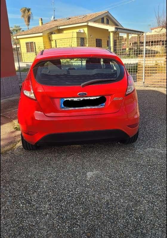 Usata Ford Fiesta Business Edition 75 CV (55 kW) 2016 Rosso Berlina