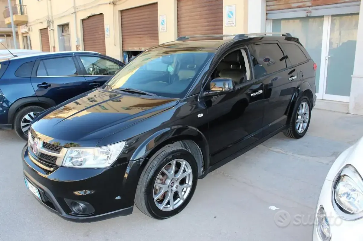 Usata Fiat Freemont Lounge 140 CV (102 kW) 2015 Nero SUV