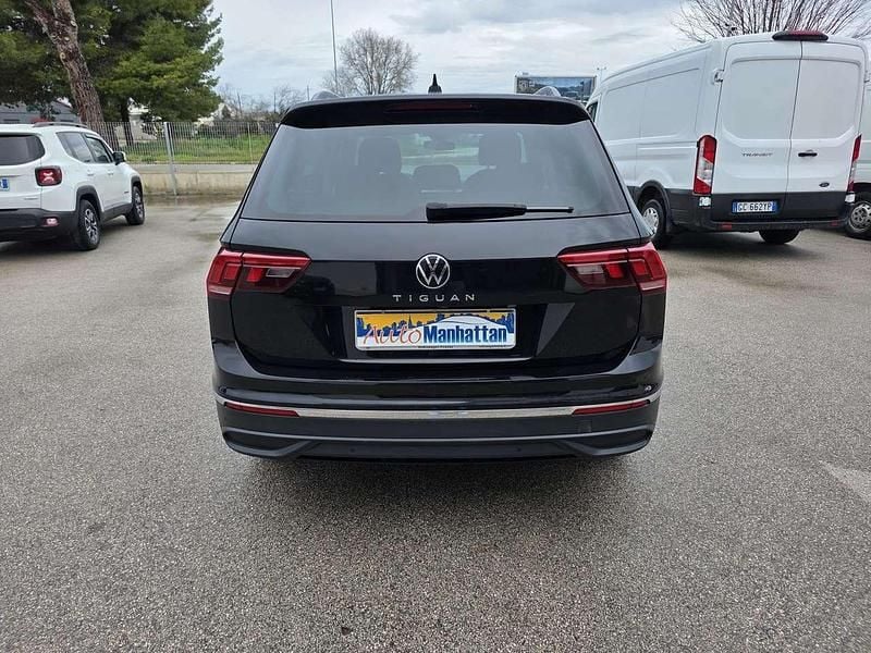 Usata VW Tiguan Life 150 CV (110 kW) 2021 Nero SUV