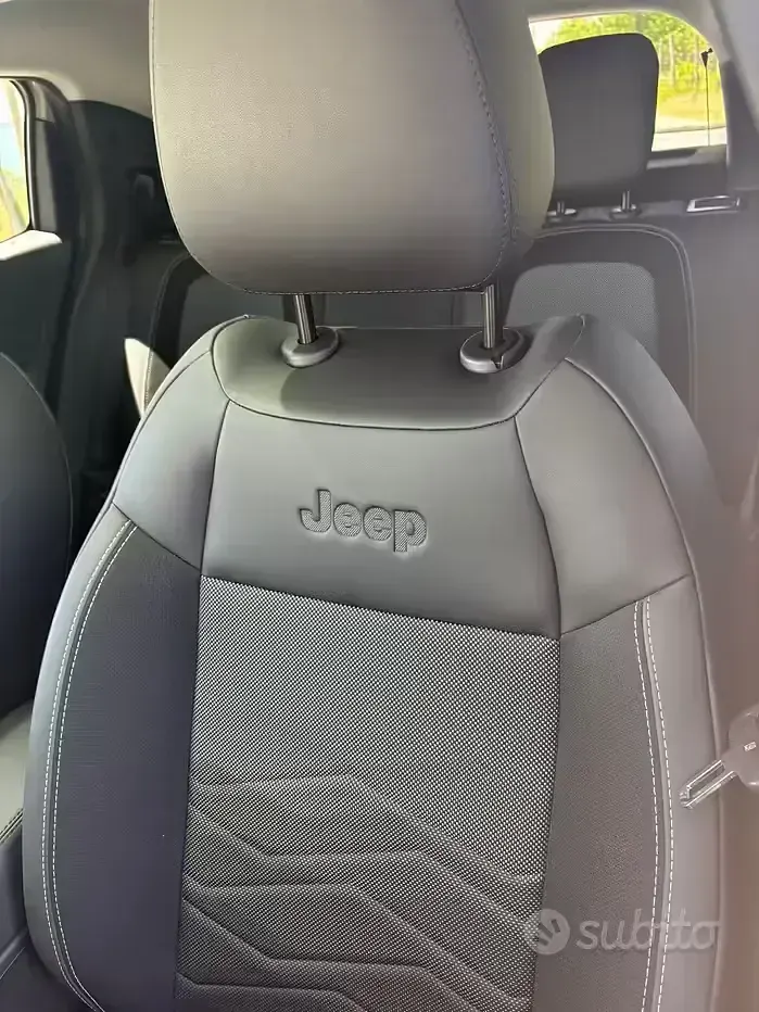 Usata Jeep Avenger Summit 101 CV (74 kW) 2024 Grigio SUV
