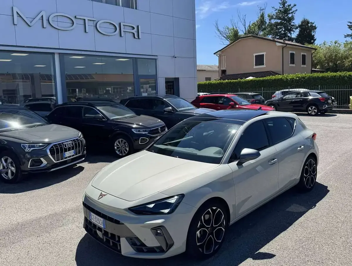 Usata Cupra Leon 150 CV (110 kW) 2025 Taiga grey Berlina