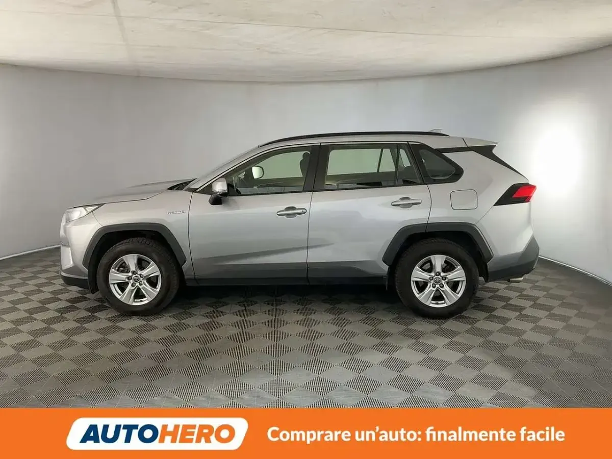 Usata Toyota RAV4 Hybrid Active 178 CV (130 kW) 2021 Grigio SUV