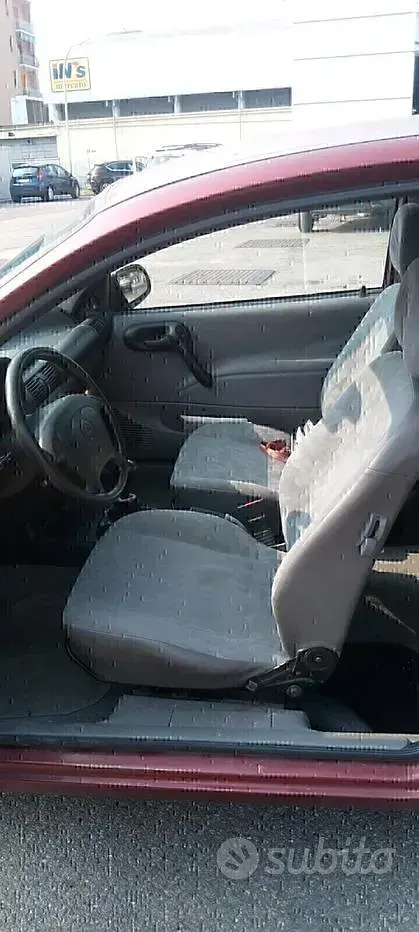Usata Opel Corsa 60 CV (44 kW) 1997 Rosso Utilitaria