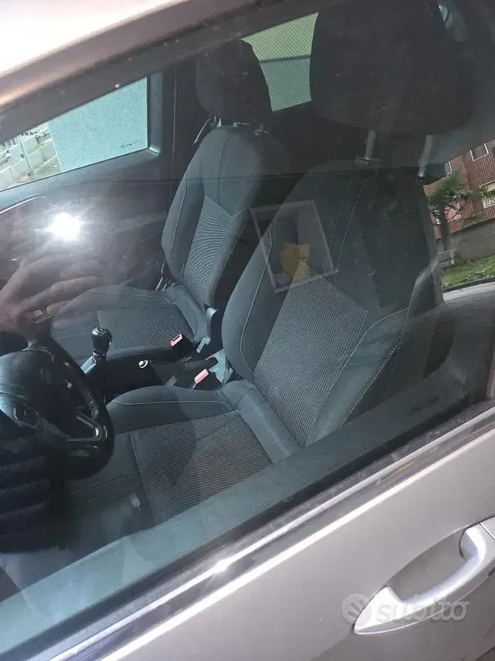Usata Ford B-MAX 75 CV (55 kW) 2013 Grigio Monovolume