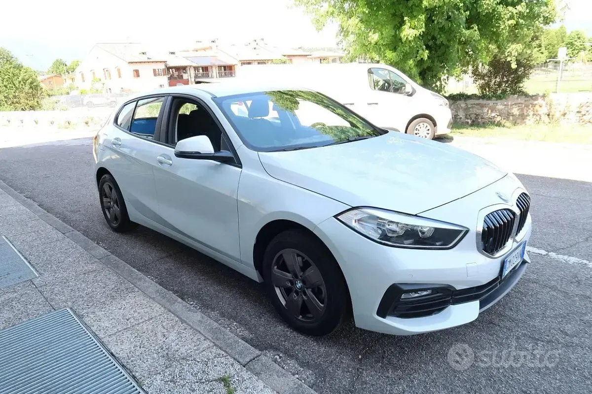 Usata BMW 116 Advantage 116 CV (85 kW) 2023 Bianco Utilitaria