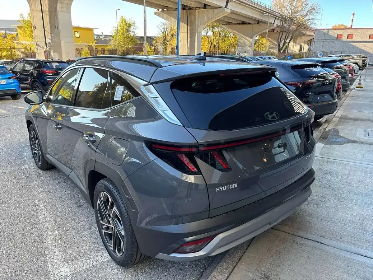 Nuova Hyundai Tucson 239 CV (175 kW) 2026 Ecotronic gray SUV