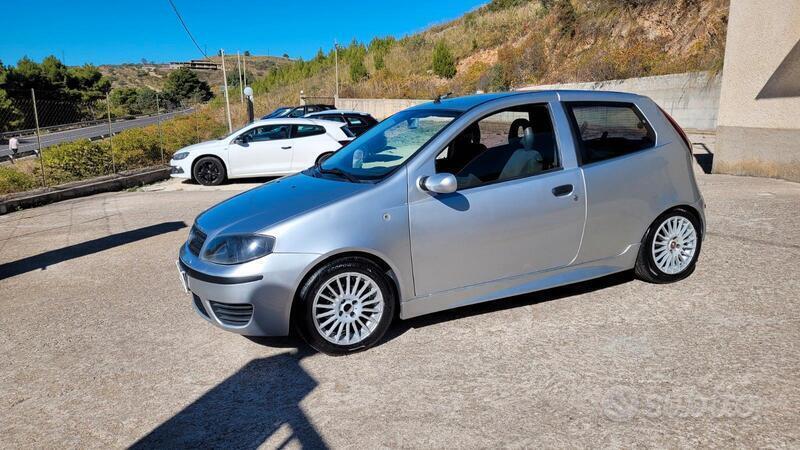Usato 2011 Fiat Punto 1.2 Benzin 60 CV (3.800 €)