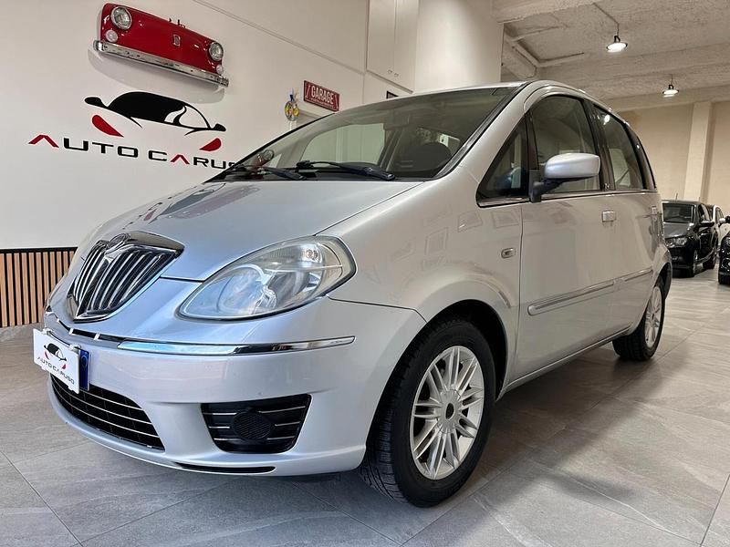 Usata Lancia Musa 70 CV (51 kW) 2009 Grigio Monovolume