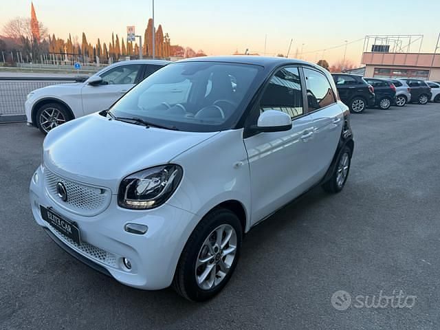 Usata Smart ForFour Passion 71 CV (52 kW) 2016 Bianco Utilitaria