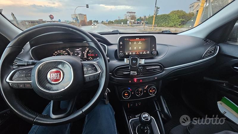 Usata Fiat Tipo Lounge 120 CV (88 kW) 2017 Grigio Berlina