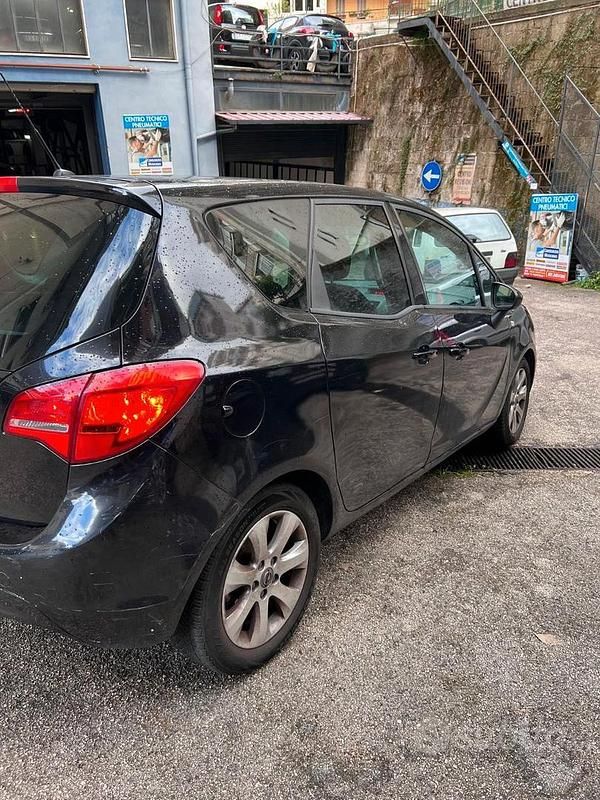 Usata Opel Meriva 2011 Nero Monovolume